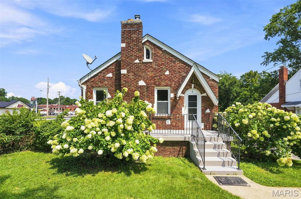 2 S Dellwood Avenue