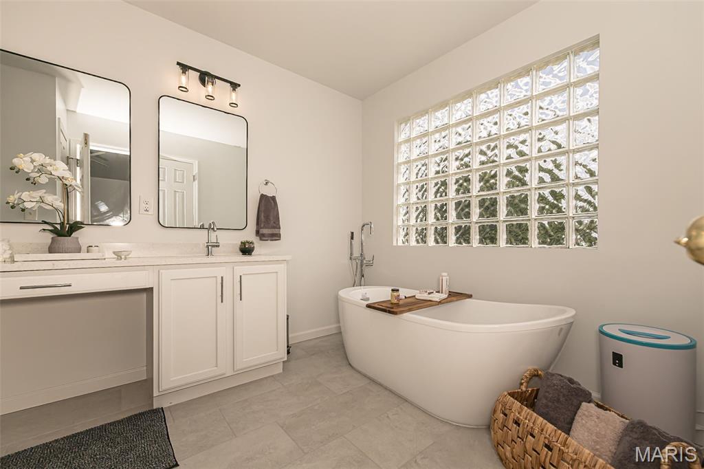 356 Carr Manor Court Property Photo 18