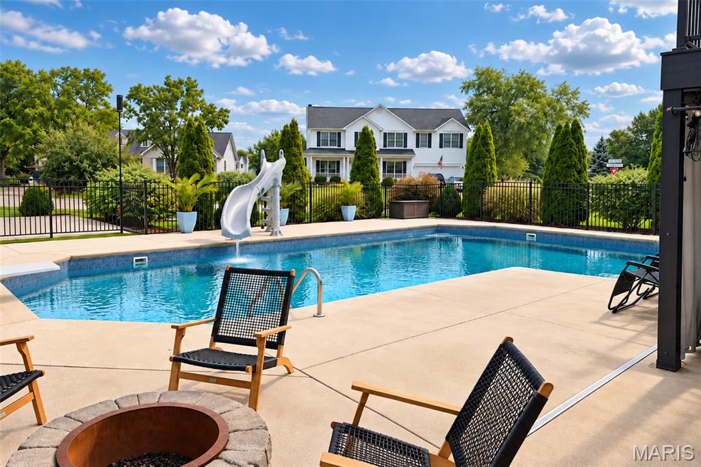 2703 Angle Gate Circle Property Photo 3