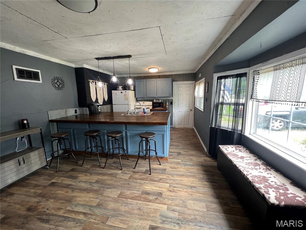619 E National Avenue Property Photo 5