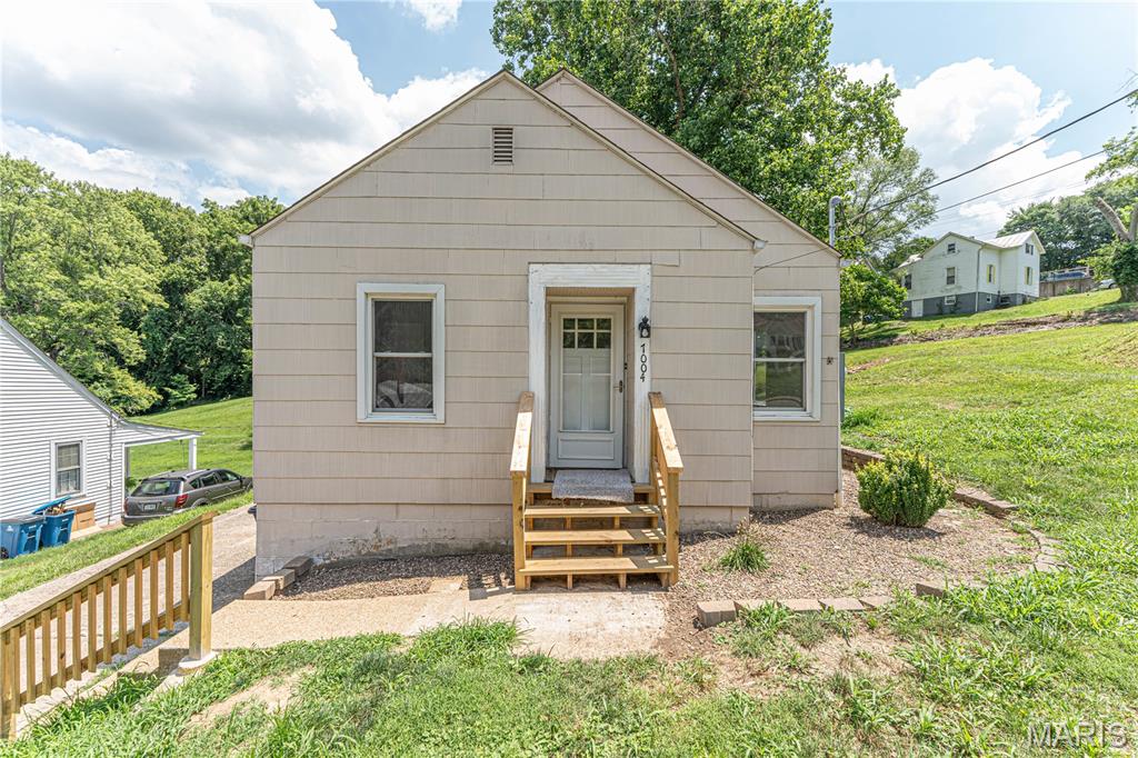 1004 Miller Street Property Photo 1