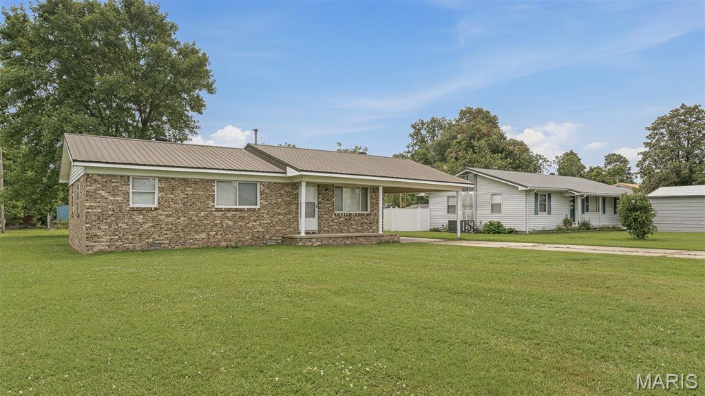 205 S Lunbeck Avenue Property Photo 2