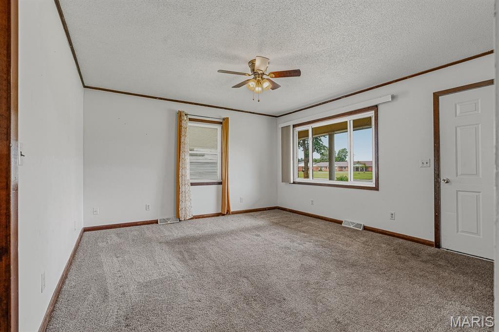 205 S Lunbeck Avenue Property Photo 4