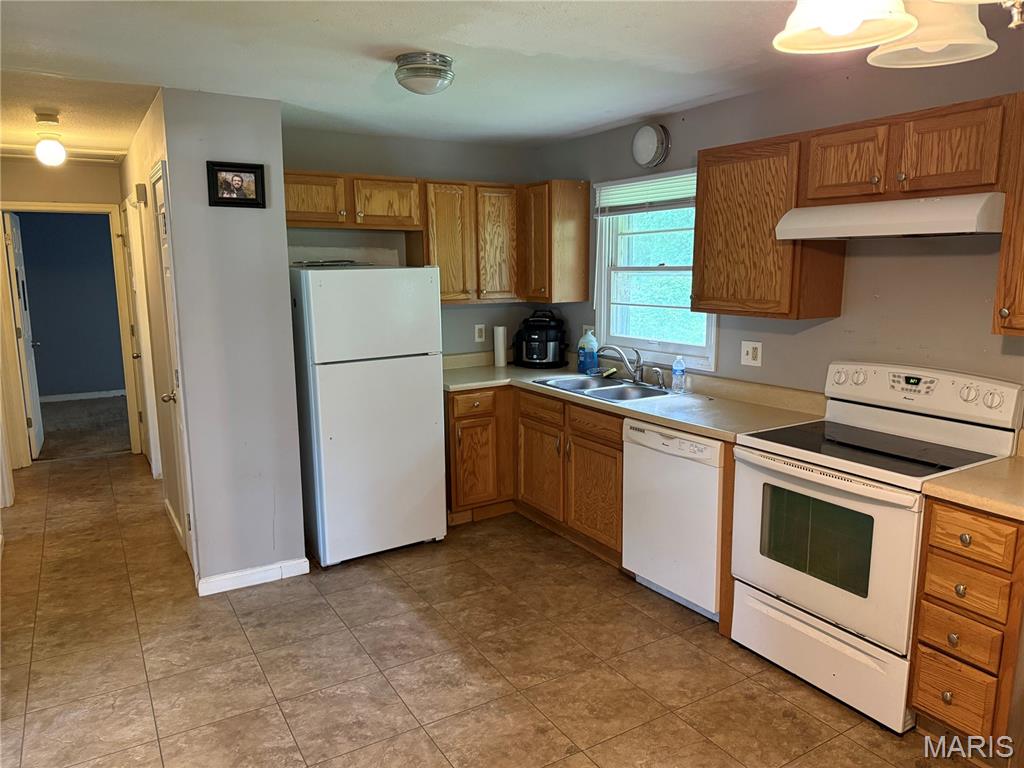 981 Westridge Drive Property Photo 4