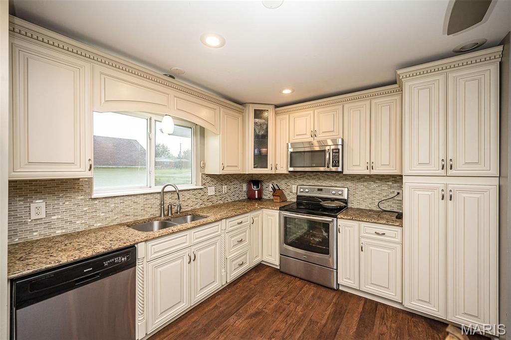 2328 Pohlman Road Property Photo 20