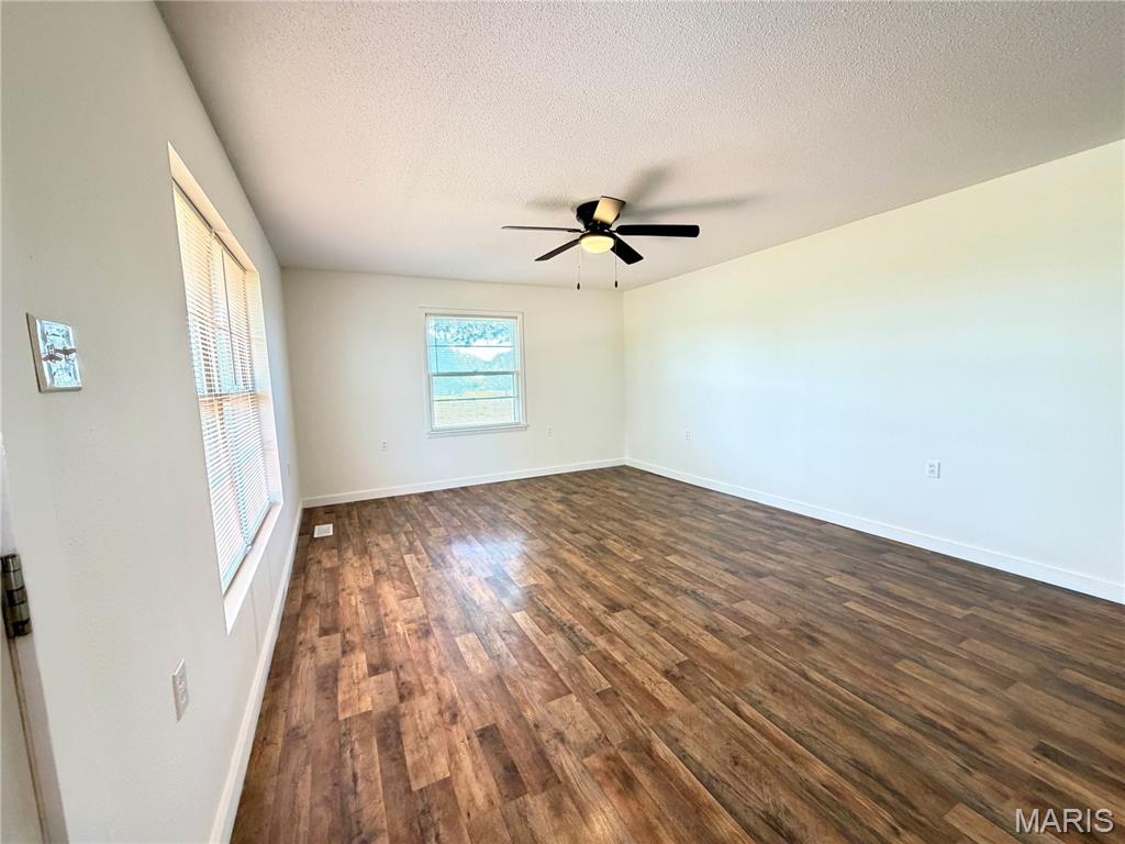 5301 Highway B Property Photo 2