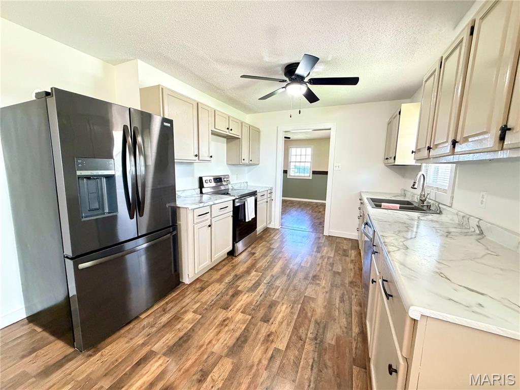 5301 Highway B Property Photo 4