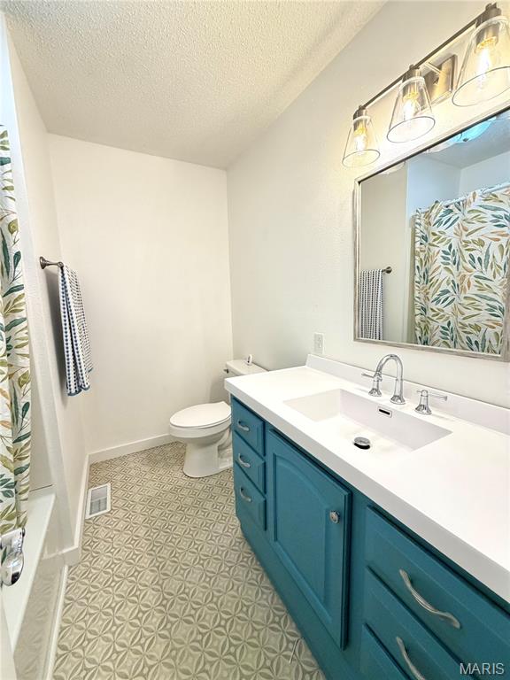 5301 Highway B Property Photo 8