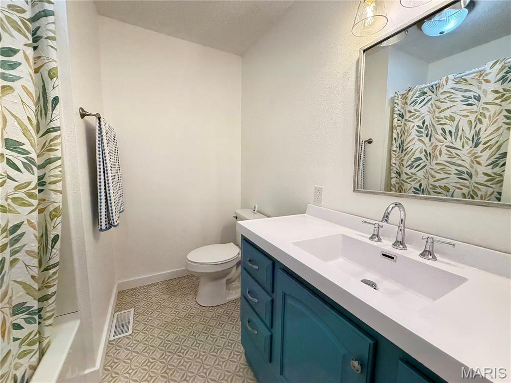 5301 Highway B Property Photo 9