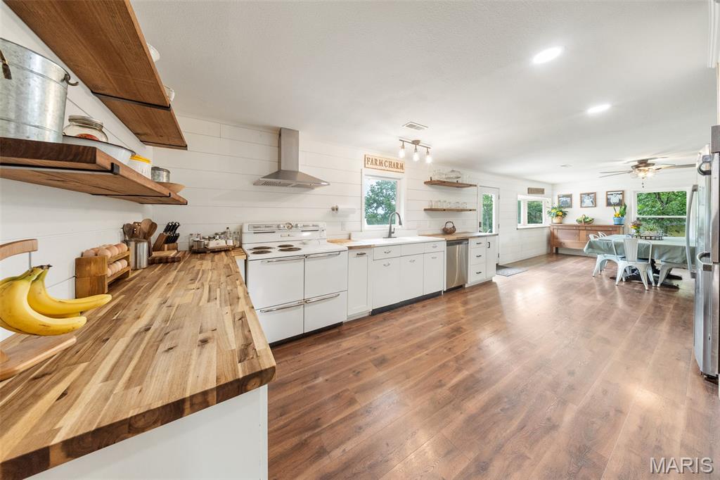 5293 Highway O Property Photo 10