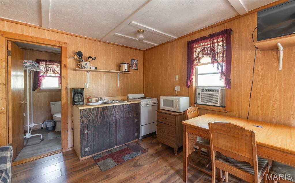 11090 Highway K Property Photo 40