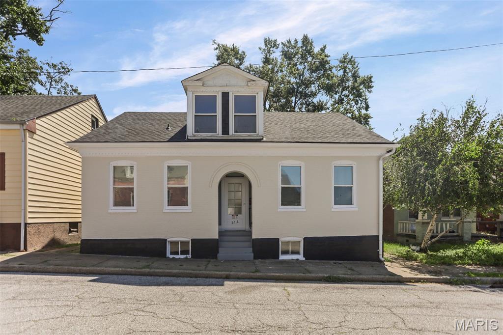 312 S Jackson Street Property Photo 1