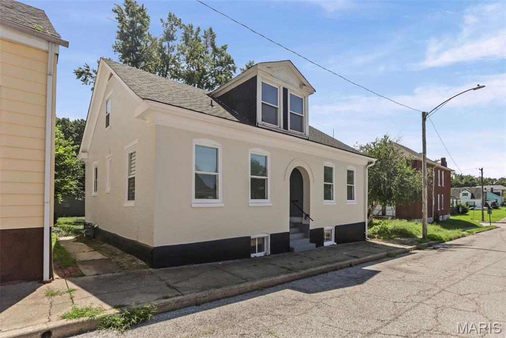 312 S Jackson Street Property Photo 4