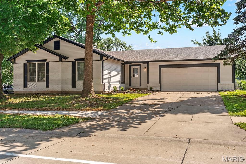 231 Laurelwood Drive Property Photo 1