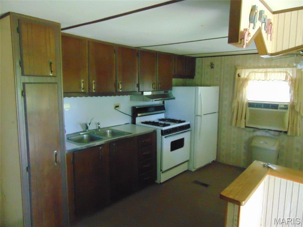 52 Walleye Property Photo 3