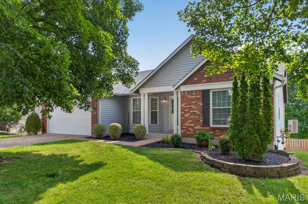 1005 Grand Tree Court Property Photo 1