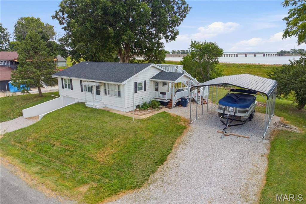 706 Main Property Photo 2