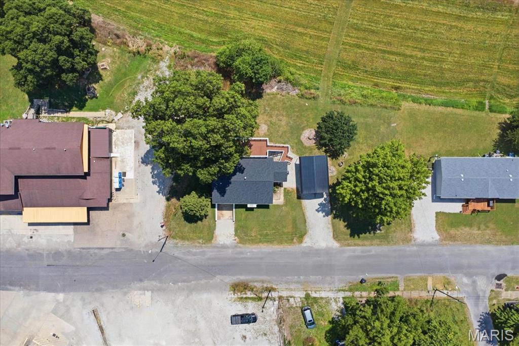 706 Main Property Photo 34