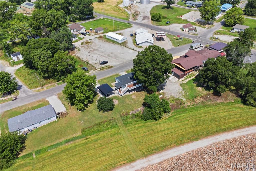 706 Main Property Photo 37