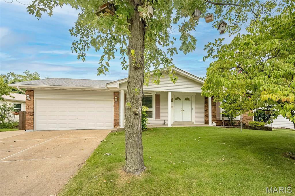 36 Park Charles Boulevard Property Photo 1