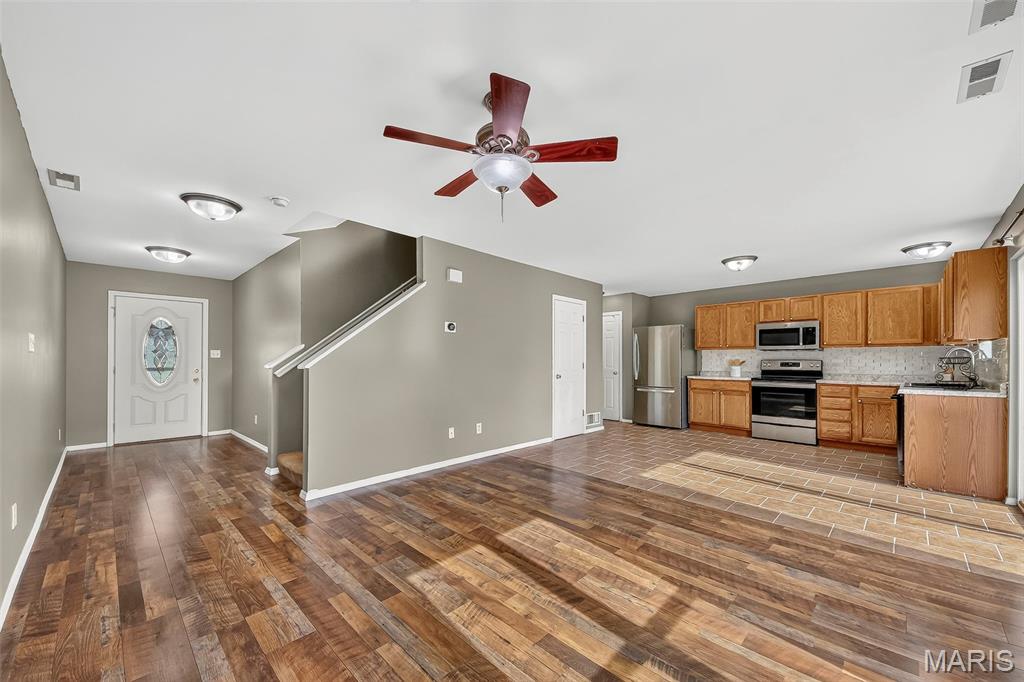 210 Homeshire Circle 55 Property Photo 6