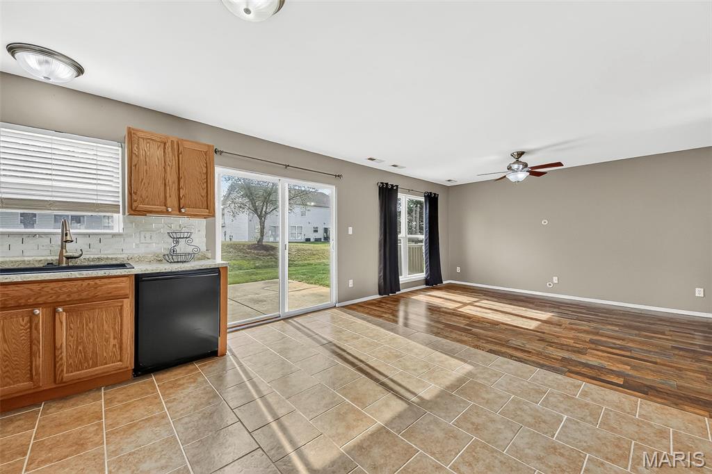 210 Homeshire Circle 55 Property Photo 11