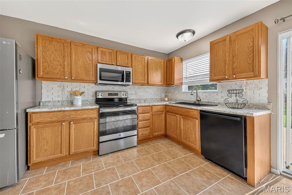 210 Homeshire Circle 55 Property Photo 15