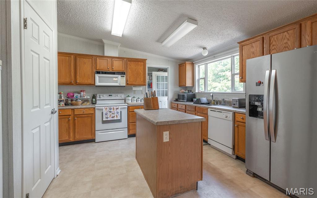 425 County Road 6400 Property Photo 9