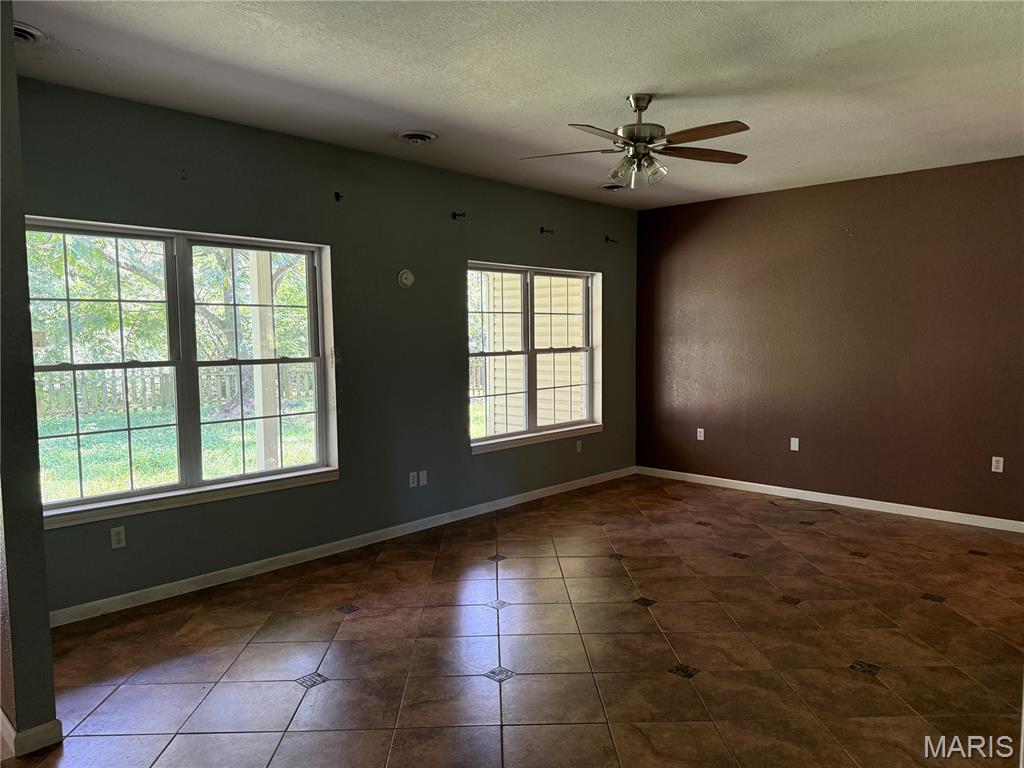 26044726 Property Photo 3