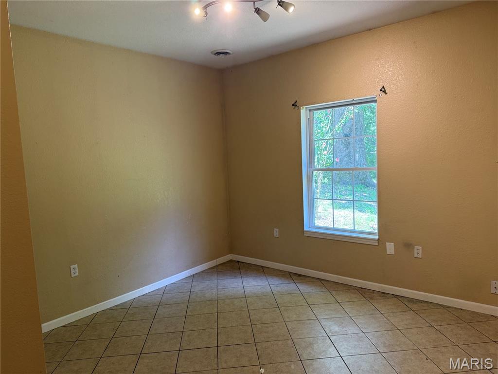 26044726 Property Photo 16