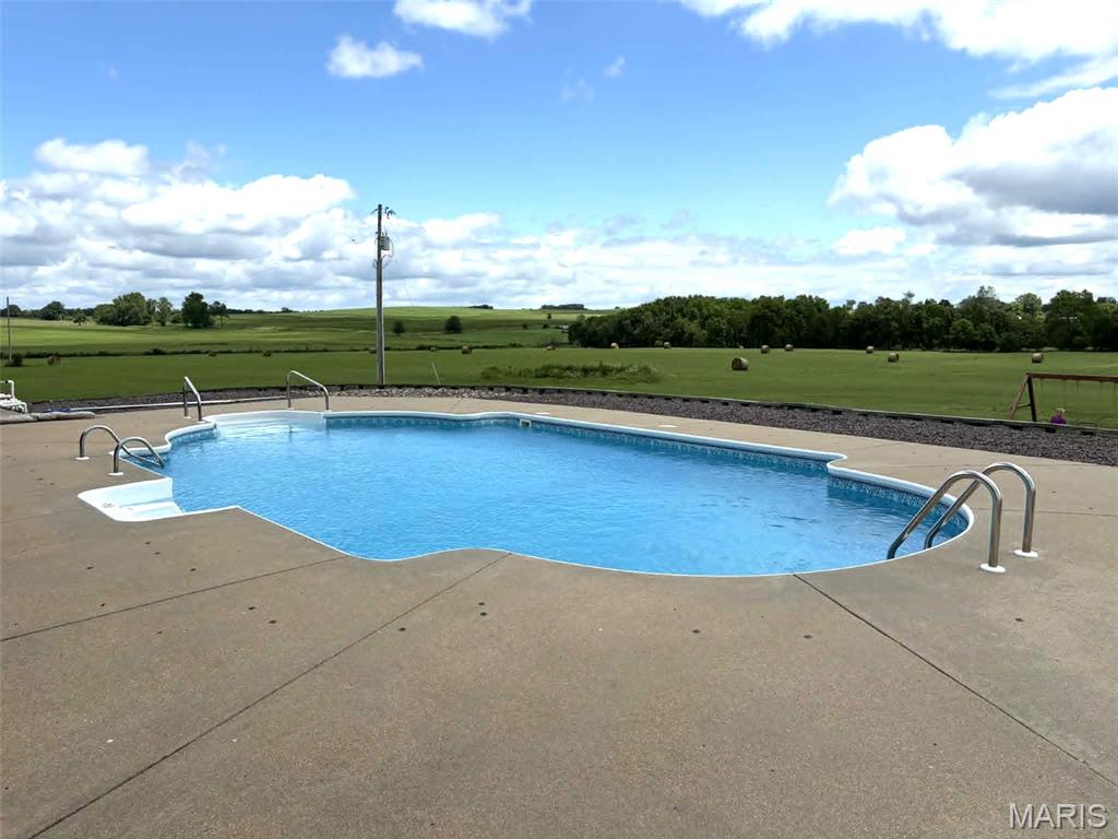 21880 Highway B Property Photo 8
