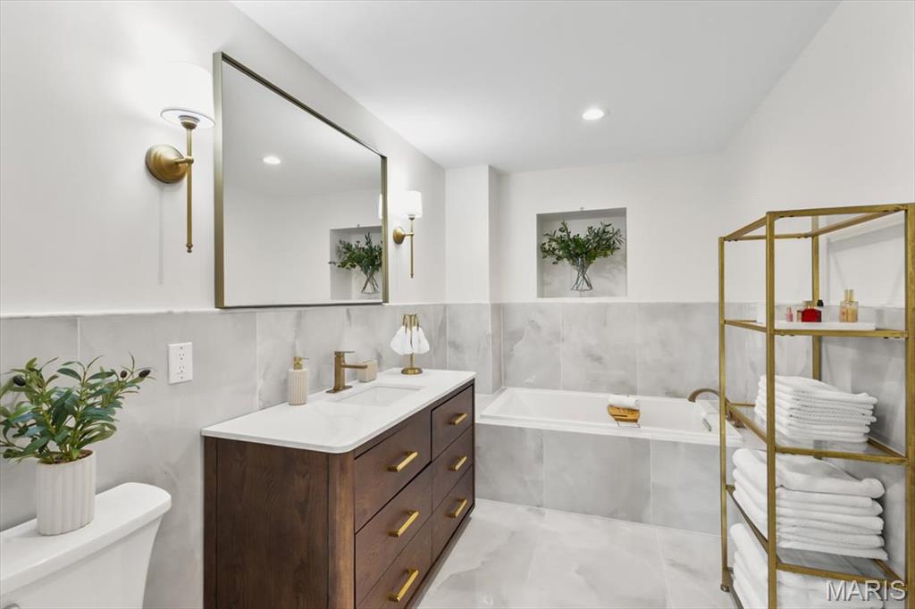 410 Monaco Drive Property Photo 18