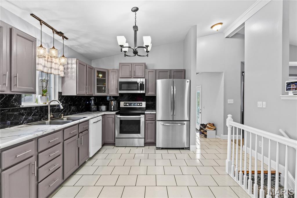 23388 Forest Haven Drive Property Photo 13