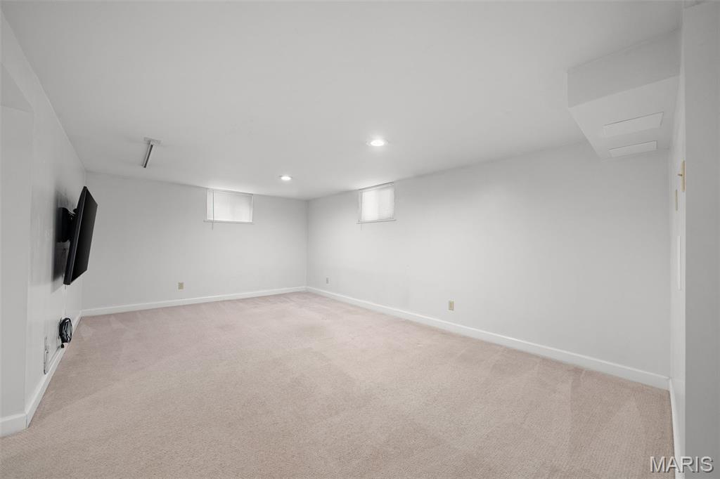 837 Greeley Avenue Property Photo 20