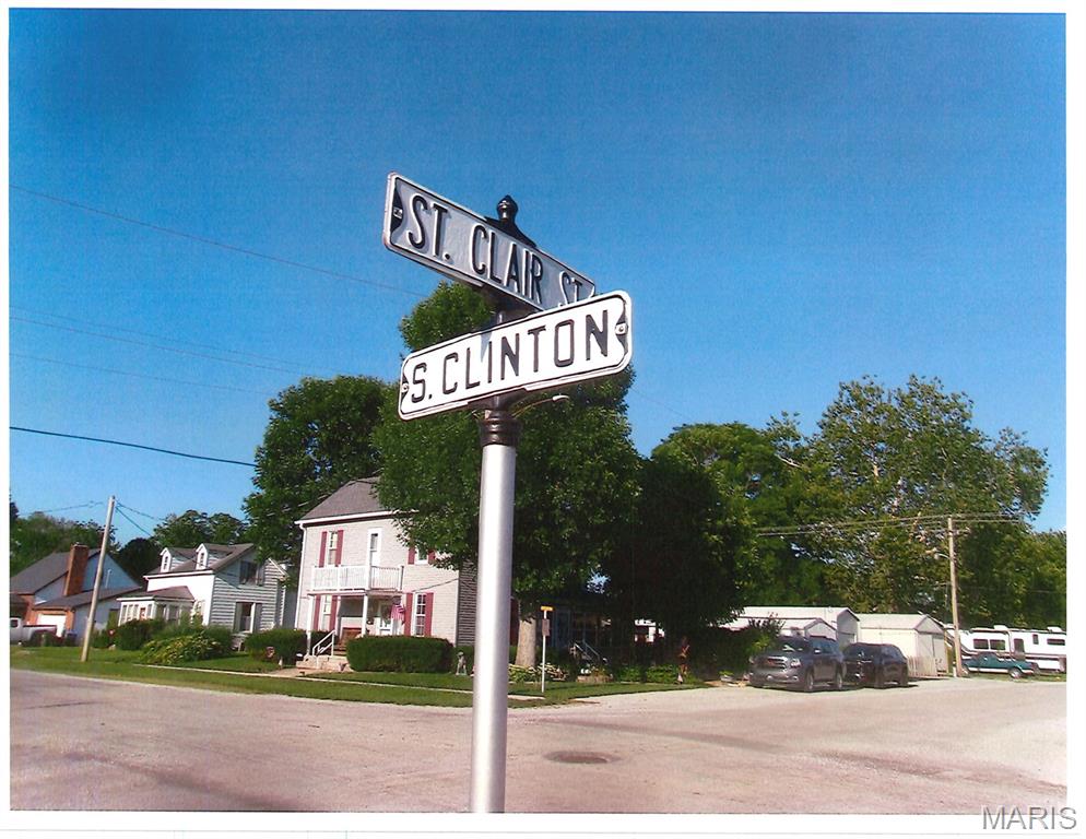 200 S Clinton Street Property Photo 2