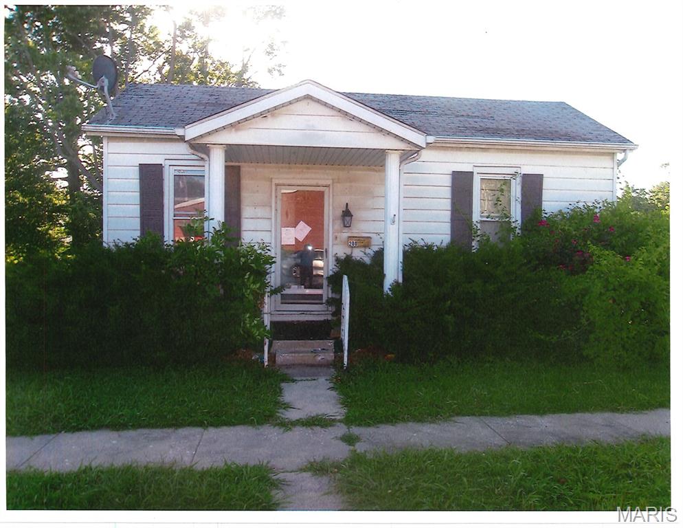 200 S Clinton Street Property Photo 4