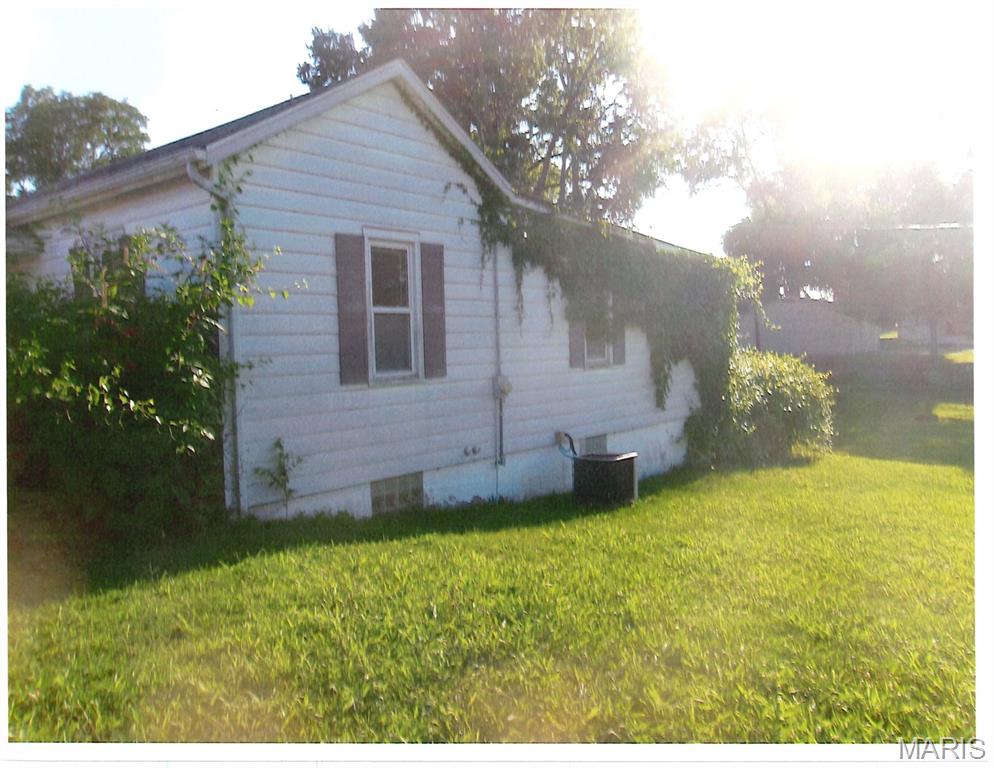 200 S Clinton Street Property Photo 6