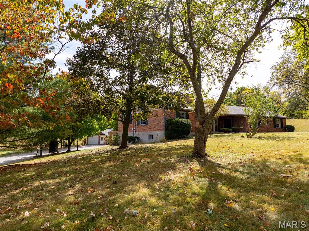 1 Meadowbrook Heights Property Photo 4