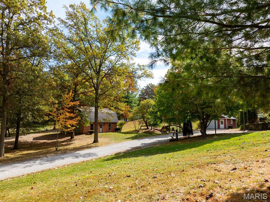 1 Meadowbrook Heights Property Photo 5