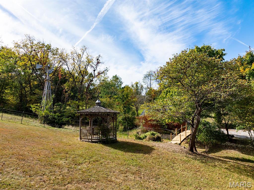 1 Meadowbrook Heights Property Photo 9