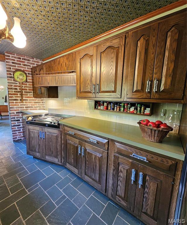 1 Meadowbrook Heights Property Photo 28