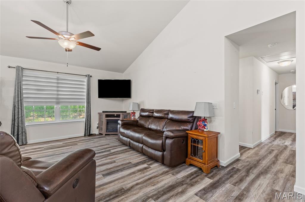 405 Rail Ridge Drive Property Photo 10