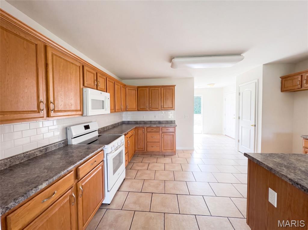 2357 Bastean Road Property Photo 2