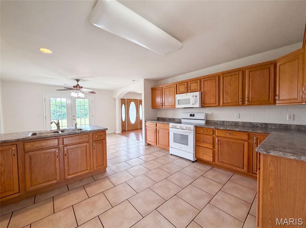 2357 Bastean Road Property Photo 6