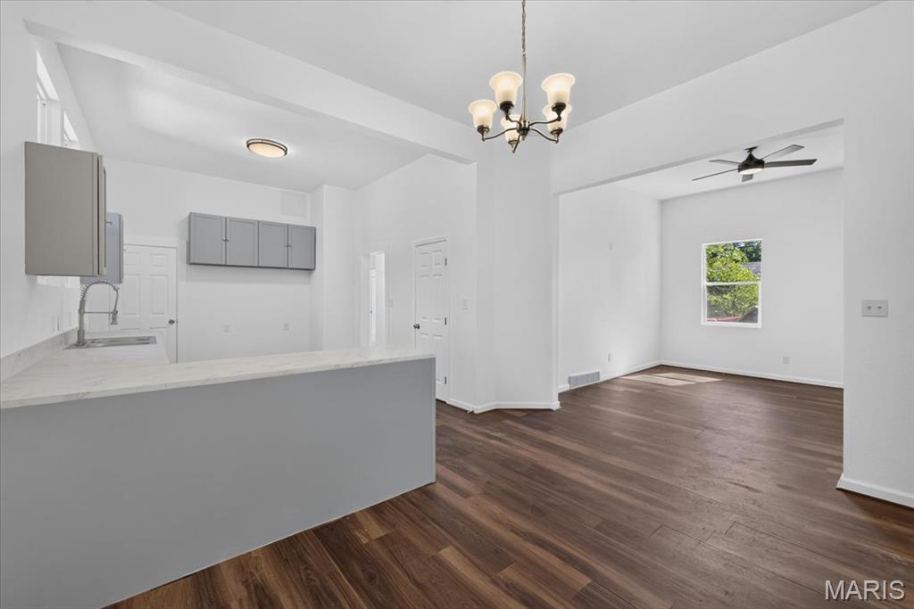 2720 Walnut Street Property Photo 6