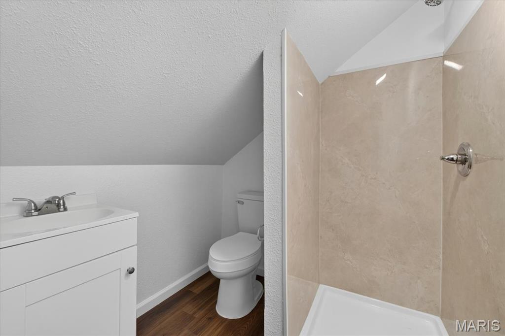 2720 Walnut Street Property Photo 24