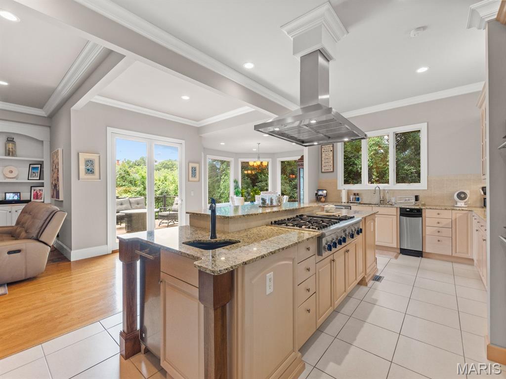 360 Laduemont Drive Property Photo 17