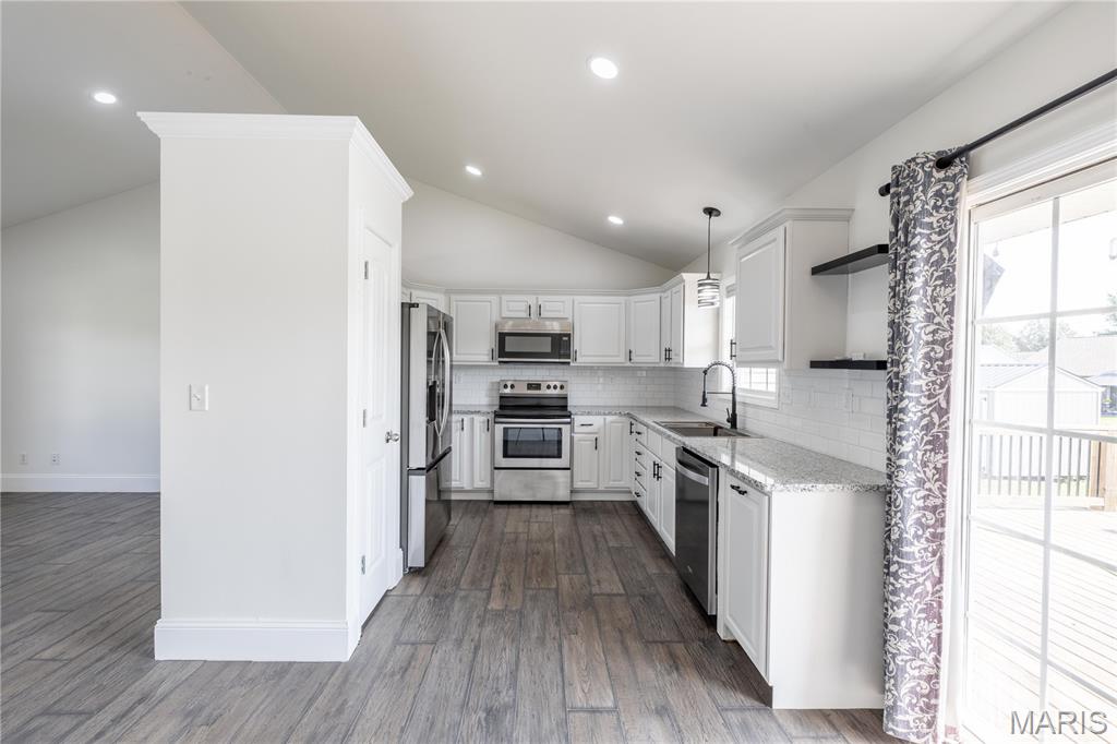 181 Glen Drive Property Photo 2