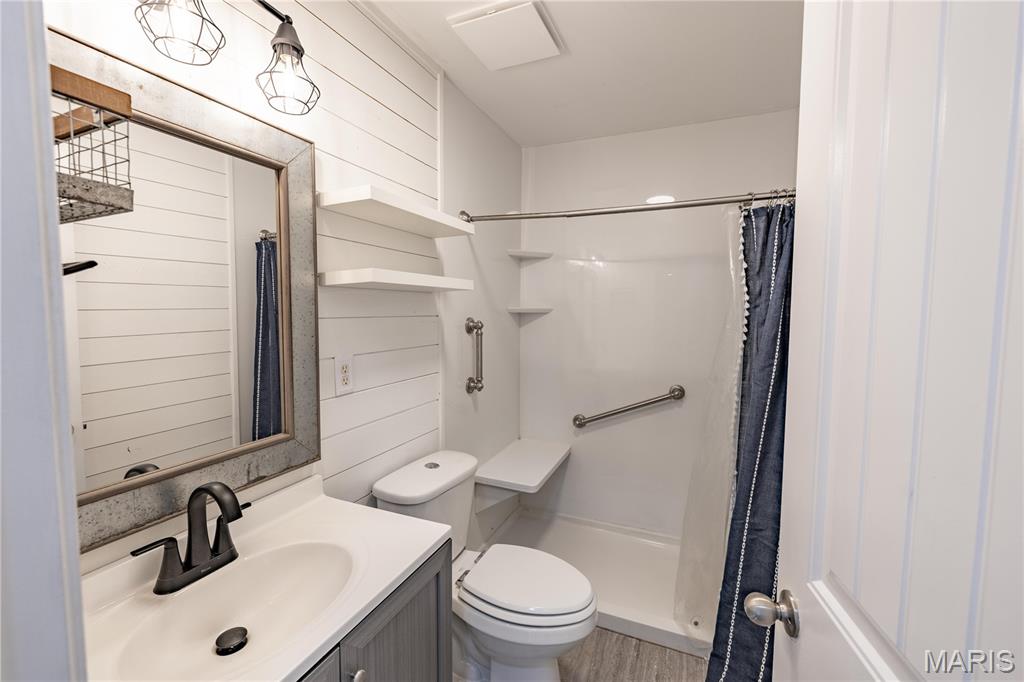 181 Glen Drive Property Photo 6