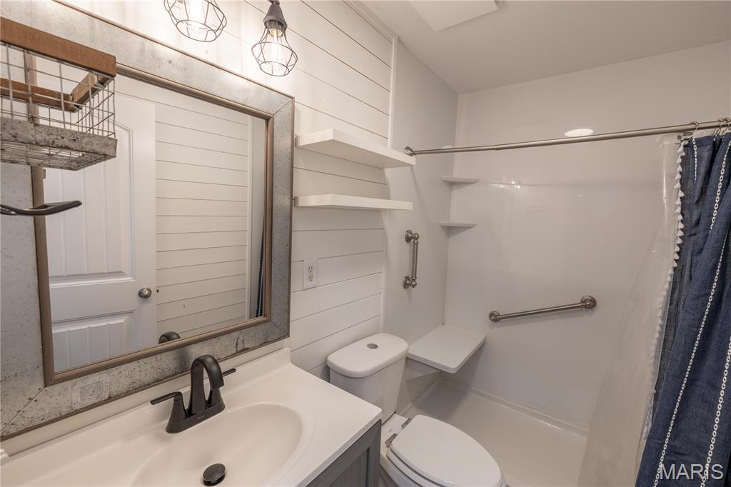 181 Glen Drive Property Photo 7